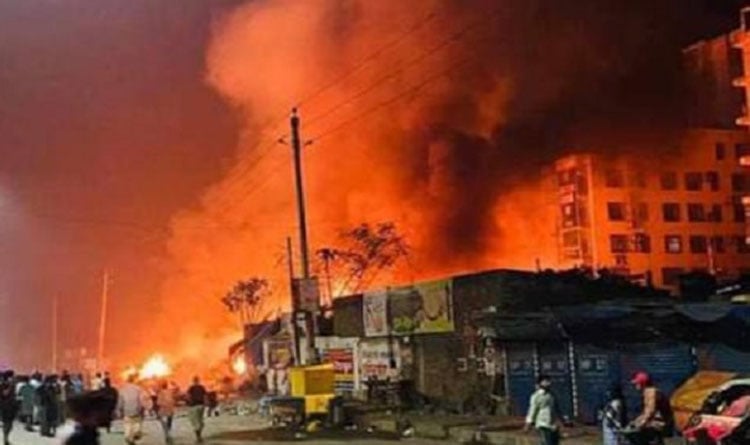 উত্তরায় কাঁচাবাজারের আগুন নিয়ন্ত্রণে: ১৬ টি দোকান ভস্মীভূত