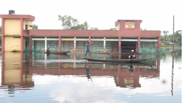 বন্যার কারণে সিলেটে ৩৯৮টি প্রাথমিক ও ৭৮টি মাধ্যমিক বিদ্যালয় বন্ধ