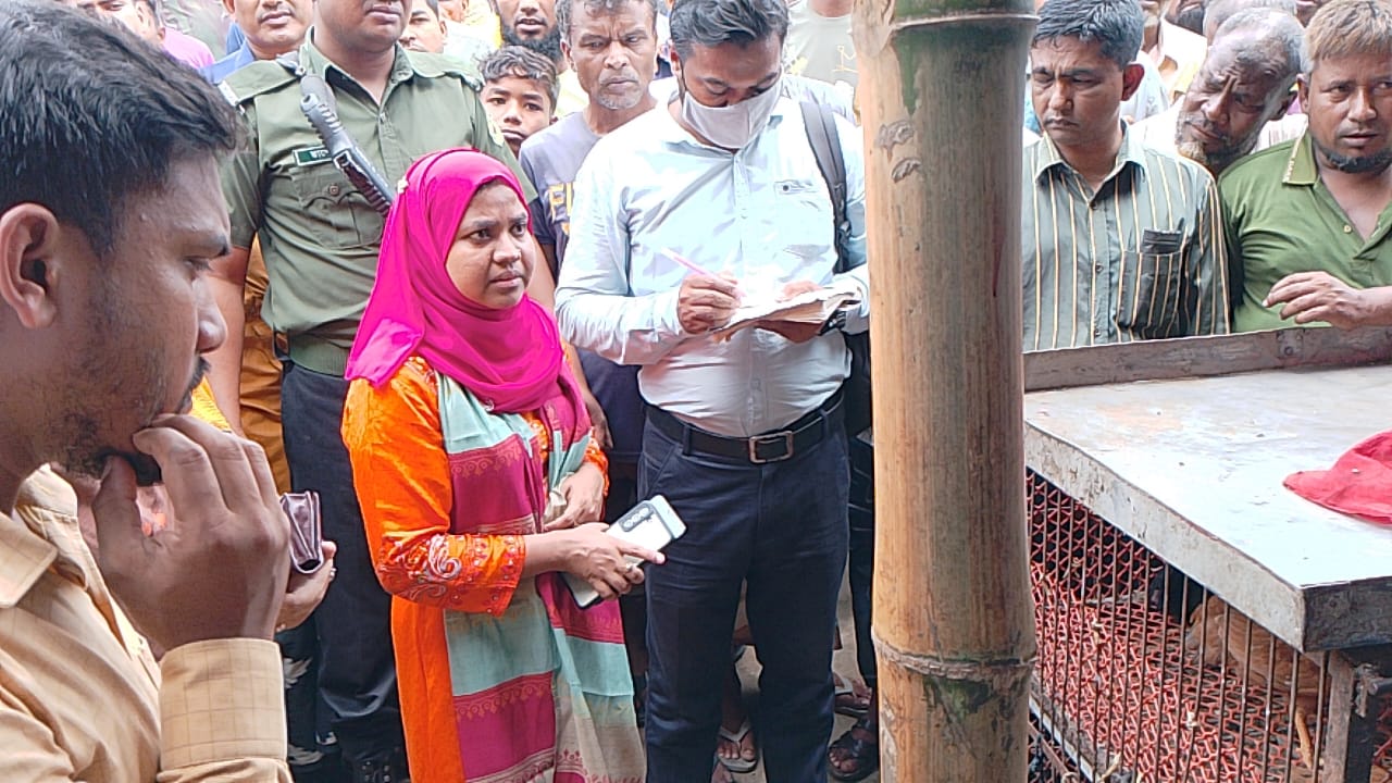 চিরিরবন্দরে পোল্ট্রি দোকানে ভ্রাম্যমাণ আদালতের জরিমানা চিরিরবন্দরে পোল্ট্রি দোকানে ভ্রাম্যমাণ আদালতের জরিমানা