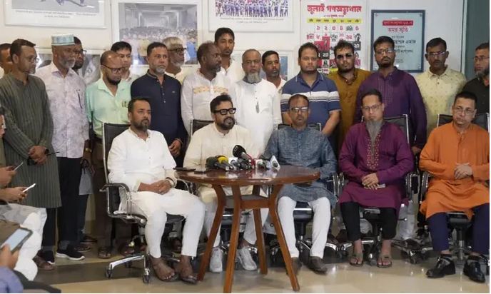 ঈদের দিনেই ডিএনসিসির বর্জ্য অপসারণ সম্পন্ন ঈদের দিনেই ডিএনসিসির বর্জ্য অপসারণ সম্পন্ন