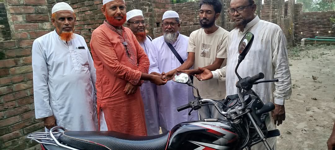 বাংলাদেশ জামায়াতে ইসলামীর ঘোড়াঘাটে সংগঠনকে আরও গতিশীল করতে মোটরসাইকেল প্রদান বাংলাদেশ জামায়াতে ইসলামীর ঘোড়াঘাটে সংগঠনকে আরও গতিশীল করতে মোটরসাইকেল প্রদান